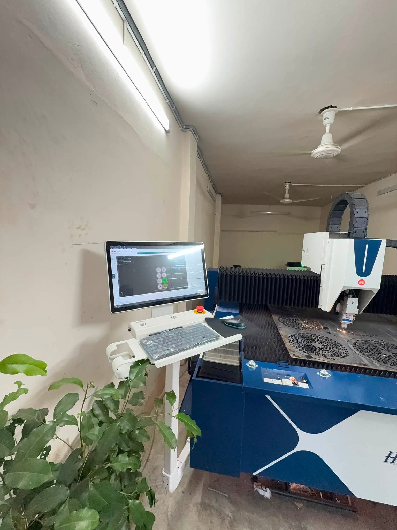 Machine and control station